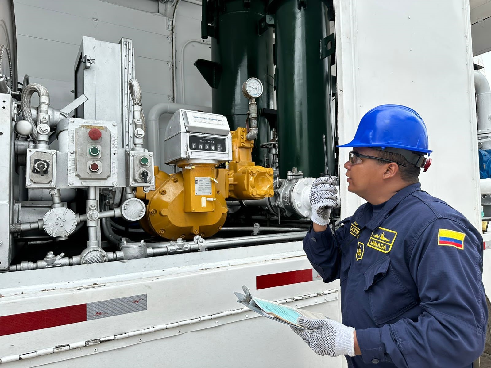 ARC ‘Simón Bolívar’ recibe el cargue de diésel marino más grande en la historia de la marina colombiana ARC ‘Simón Bolívar’ recibe el cargue de diésel marino más grande en la historia de la marina colombiana