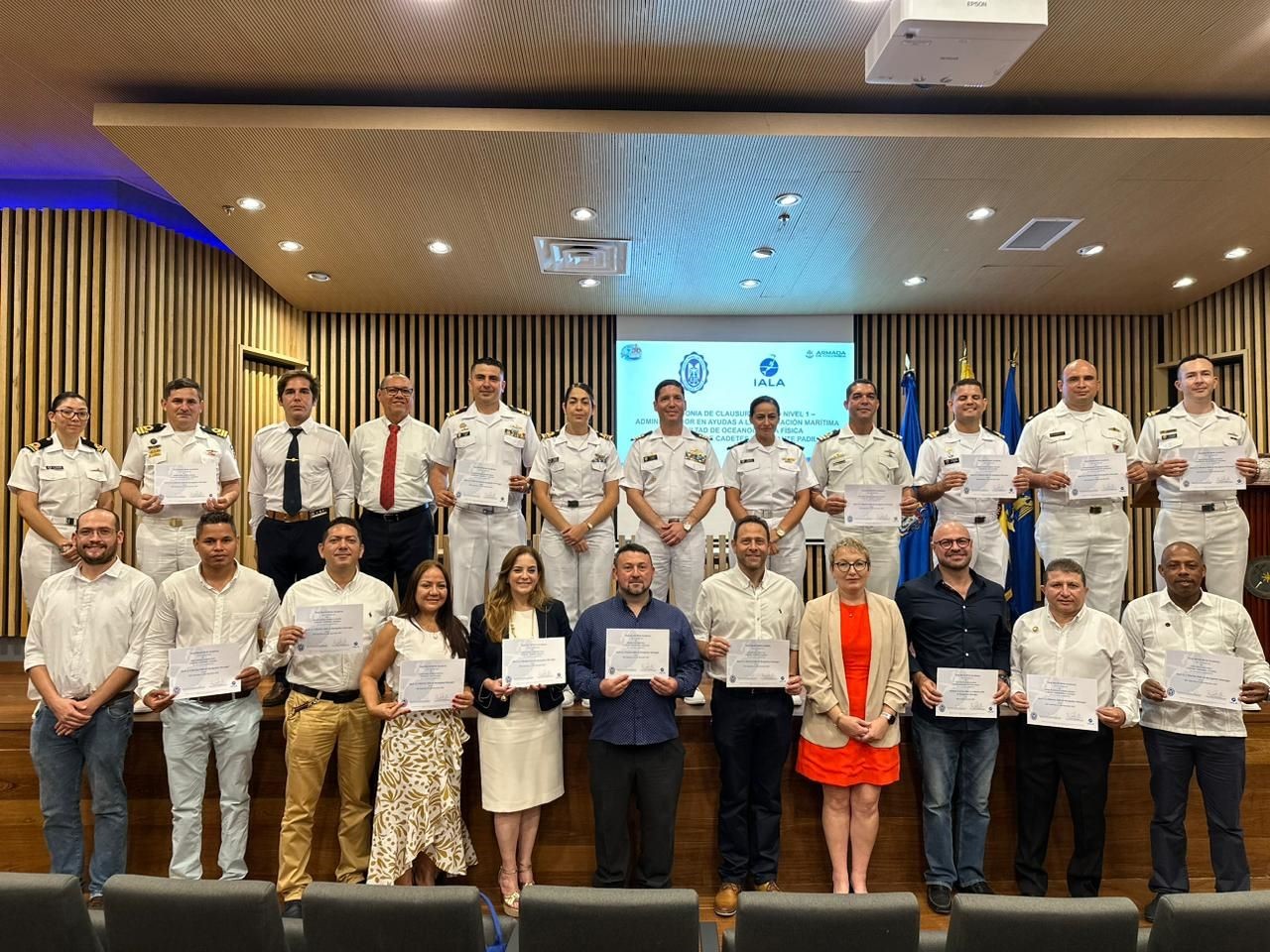 Dimar y Escuela Naval “Almirante Padilla” culminan exitosamente el primer curso en español de ayudas a la navegación en Cartagena Dimar y Escuela Naval “Almirante Padilla” culminan exitosamente el primer curso en español de ayudas a la navegación en Cartagena