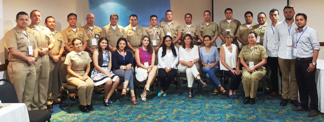 Funcionarios de las unidades de Dimar en el Caribe y el equipo de Proyecto de Fortalecimiento de las Relaciones Externas, en compañía del Director General Marítimo Funcionarios de las unidades de Dimar en el Caribe y el equipo de Proyecto de Fortalecimiento de las Relaciones Externas, en compañía del Director General Marítimo
