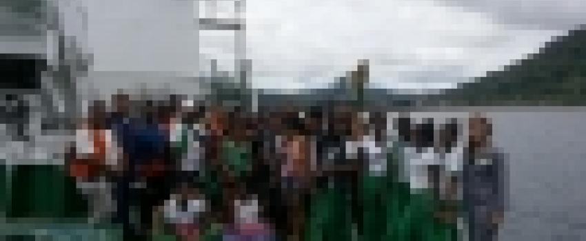 Estudiantes de Bahía Solano a bordo del Buque ARC Gorgona Estudiantes de Bahía Solano a bordo del Buque ARC Gorgona