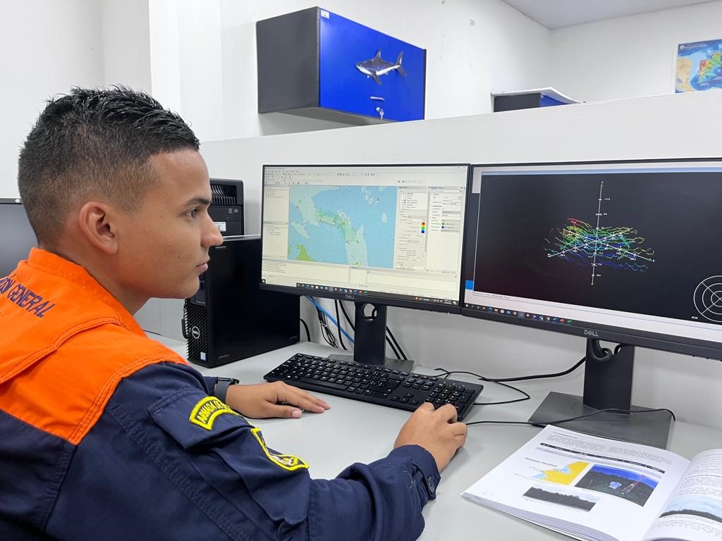 Navegación segura con información científica para el Pacífico colombiano Navegación segura con información científica para el Pacífico colombiano