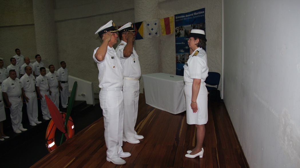 <i>Ceremonia militar presidida por la Señora Capitán de Navío Nesmes Rocío Laverde, Asesora de Dimar. </i> <i>Ceremonia militar presidida por la Señora Capitán de Navío Nesmes Rocío Laverde, Asesora de Dimar. </i>