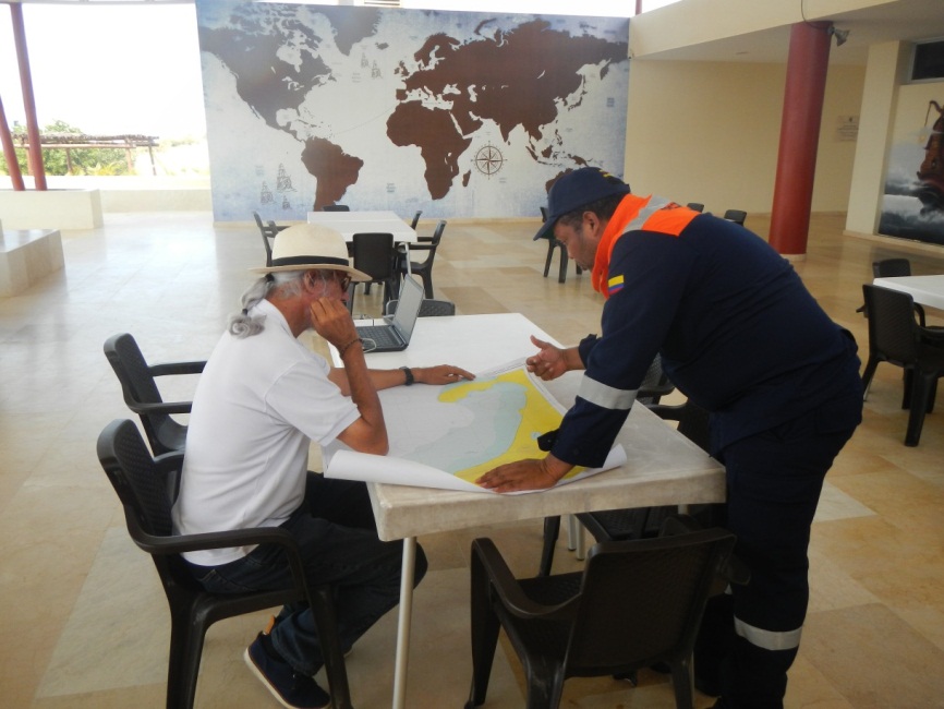 Socialización trabajos cartográficos en Puerto Velero. (Foto archivo CIOH) Socialización trabajos cartográficos en Puerto Velero. (Foto archivo CIOH)