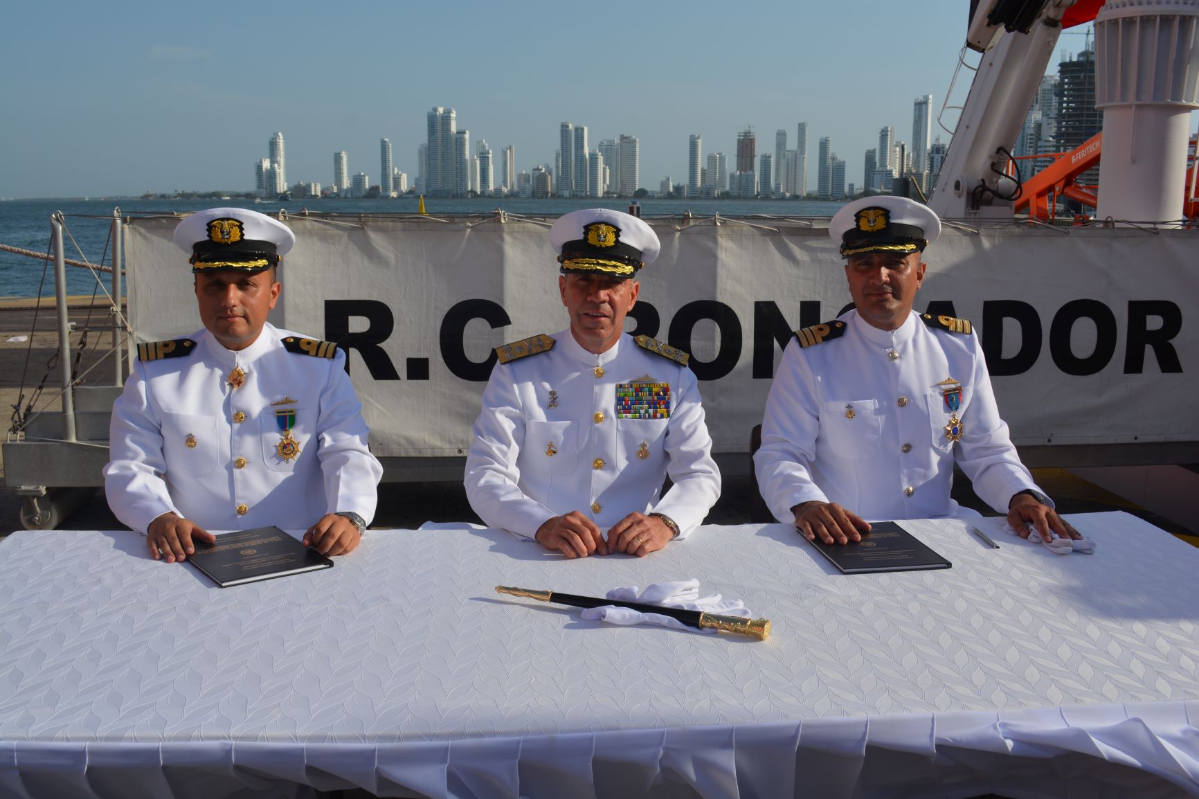 Asume nuevo comandante del buque hidrográfico ARC “Roncador”