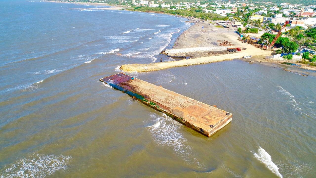 Barcaza presenta encallamiento en obras del muelle de Puerto Colombia: Dimar Barcaza presenta encallamiento en obras del muelle de Puerto Colombia: Dimar