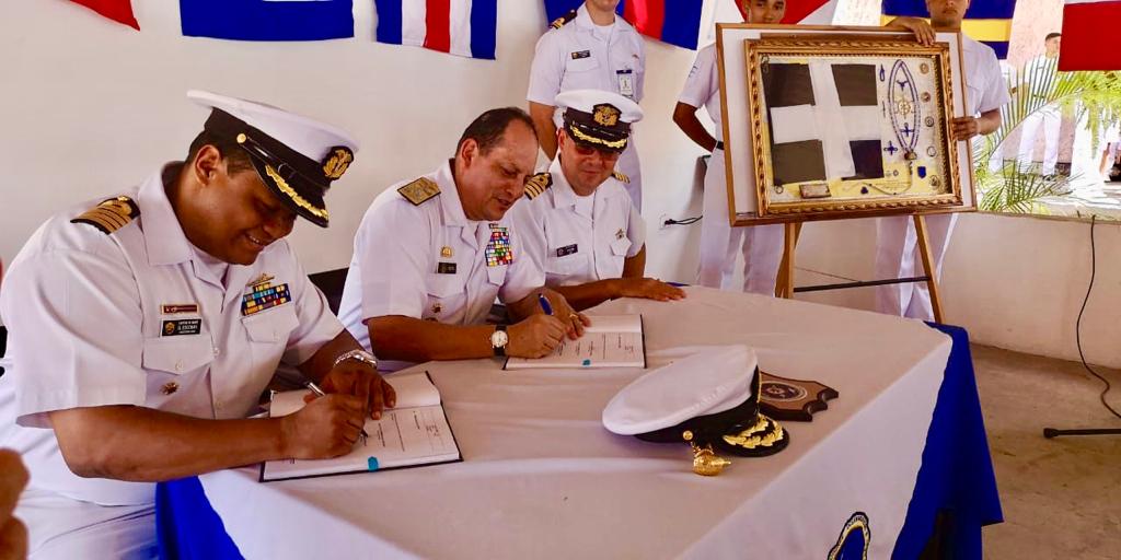 Capitán de Navío Germán Augusto Escobar Olaya, nuevo Director del Centro de Investigaciones Oceanográficas e Hidrográficas del Caribe (CIOH) Capitán de Navío Germán Augusto Escobar Olaya, nuevo Director del Centro de Investigaciones Oceanográficas e Hidrográficas del Caribe (CIOH)