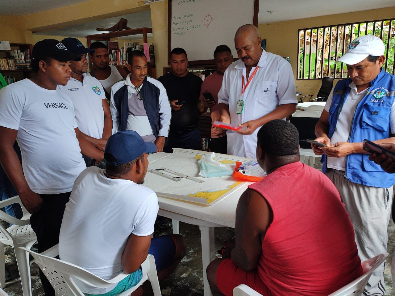 Dimar continúa apoyando la formación de motorista costanero y patrón de pesca artesanal en el Pacífico colombiano Dimar continúa apoyando la formación de motorista costanero y patrón de pesca artesanal en el Pacífico colombiano