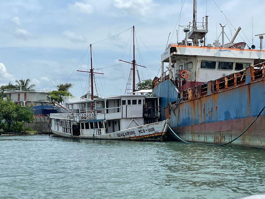 Dimar oficializa estado de abandono de naves en la bahía de Cartagena Dimar oficializa estado de abandono de naves en la bahía de Cartagena