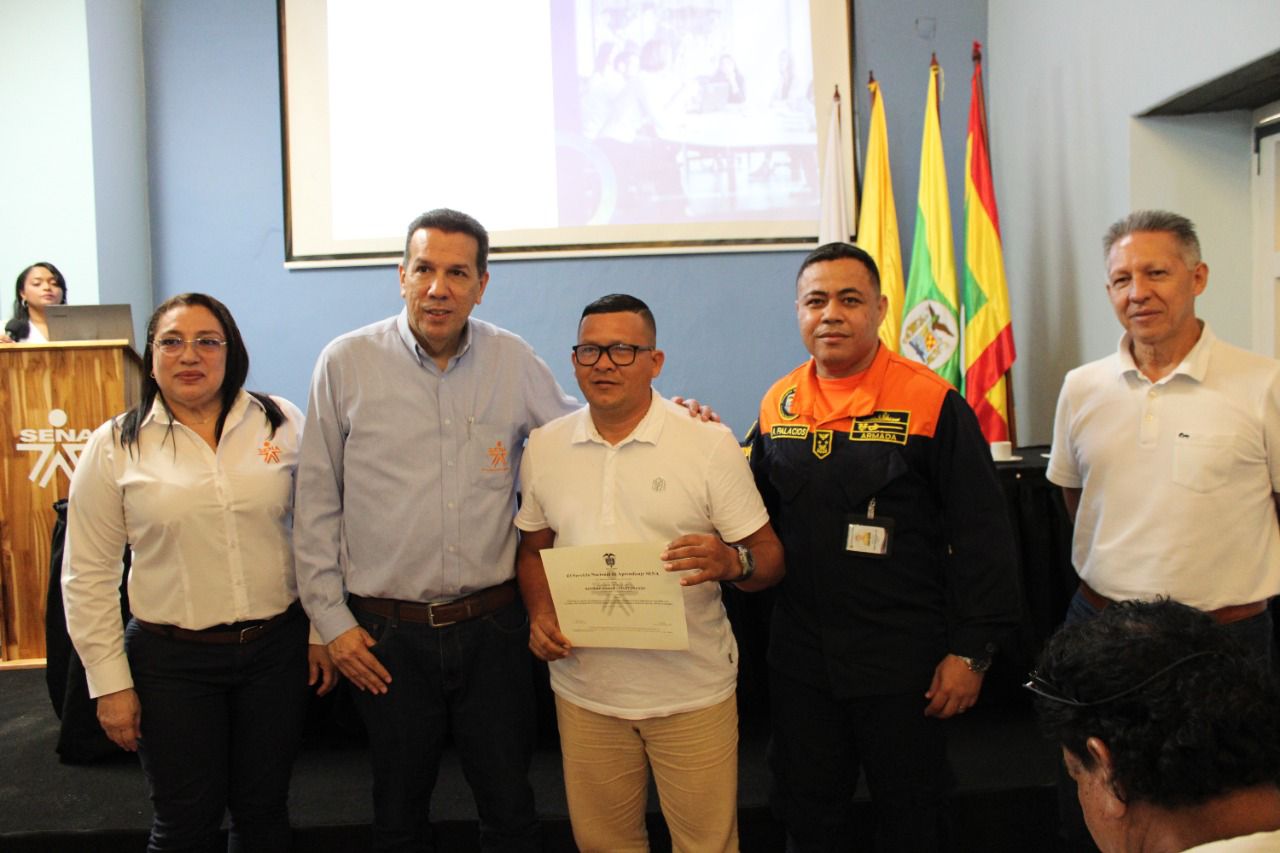 Dimar recibe reconocimiento por promover la formación de la Gente de Mar en Cartagena Dimar recibe reconocimiento por promover la formación de la Gente de Mar en Cartagena