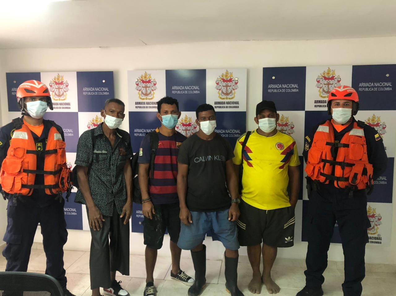 Dimar y Armada de Colombia rescatan a cuatro personas en Palomino, La Guajira Dimar y Armada de Colombia rescatan a cuatro personas en Palomino, La Guajira