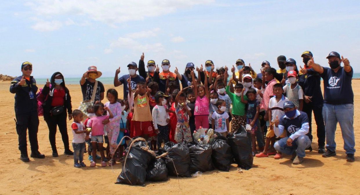 En la Alta Guajira, Dimar conmemora el Día de la Gente de Mar con trabajadores portuarios y pescadores artesanales de la región En la Alta Guajira, Dimar conmemora el Día de la Gente de Mar con trabajadores portuarios y pescadores artesanales de la región