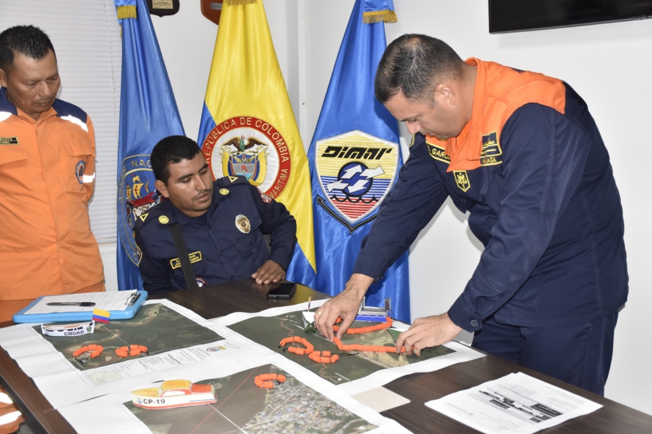 DIMAR y DIRNEA fortalecen respuesta ante emergencias ambientales con simulacro binacional de derrame de hidrocarburos en el río Putumayo