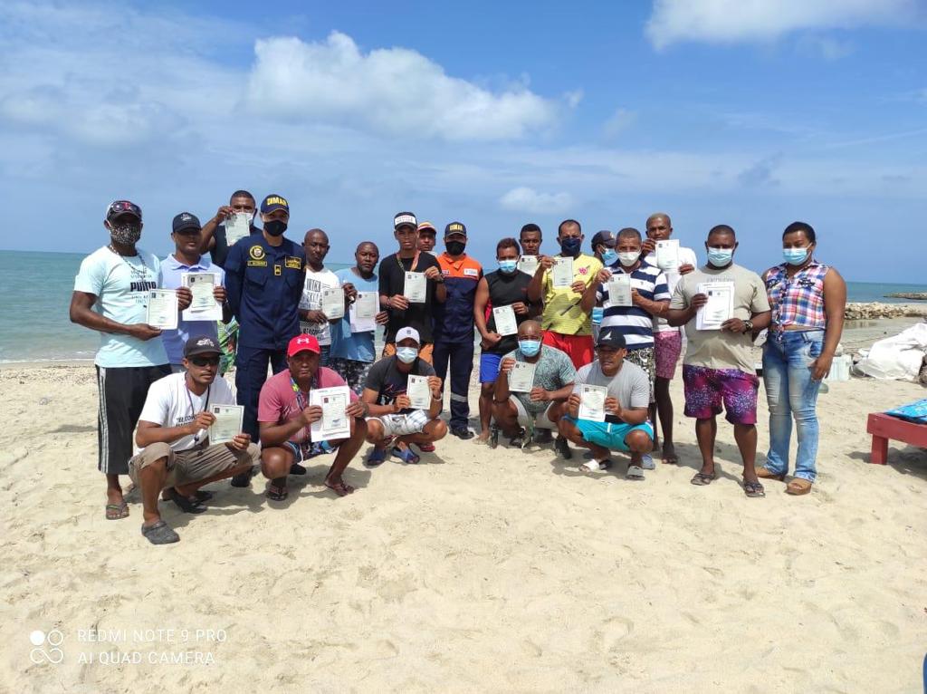 Dirección General Marítima entrega licencia de motorista costanero a pobladores de Rincón del Mar, en Sucre Dirección General Marítima entrega licencia de motorista costanero a pobladores de Rincón del Mar, en Sucre
