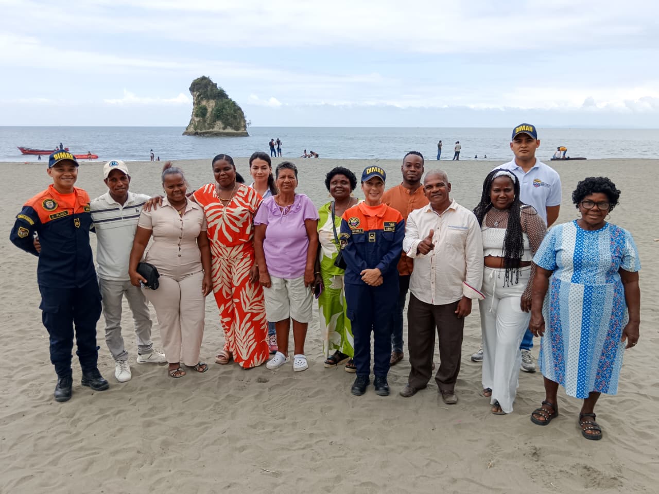 Dimar entrega concesión para impulsar el desarrollo turístico formal en la playa de El Morro