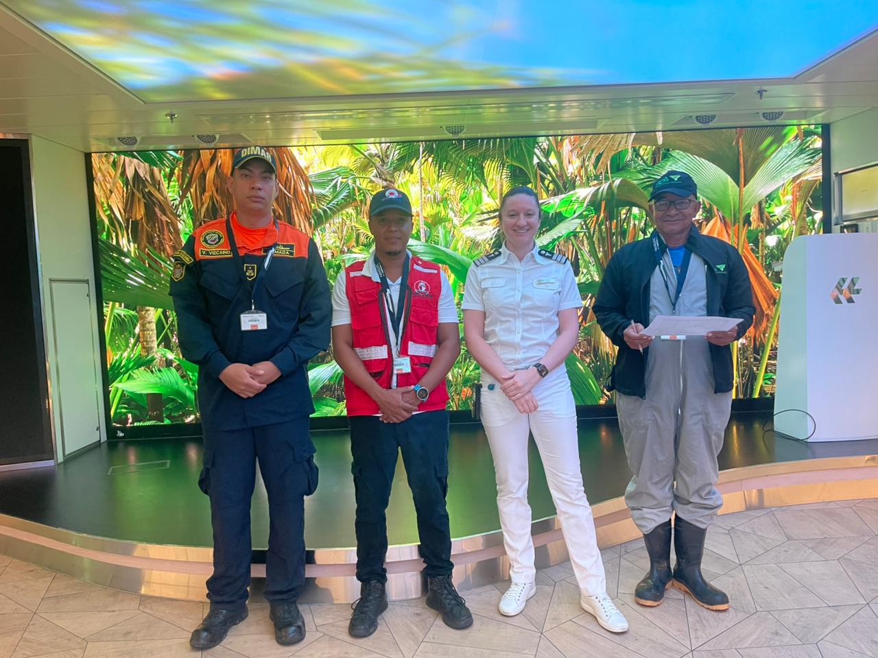 Dimar garantiza la seguridad marítima de más de 160 turistas extranjeros que llegan al Chocó a bordo del crucero internacional ‘Hanseatic Inspiration’