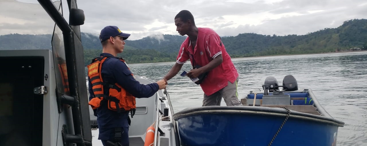 Dimar realiza controles de seguridad en Bahía Solano