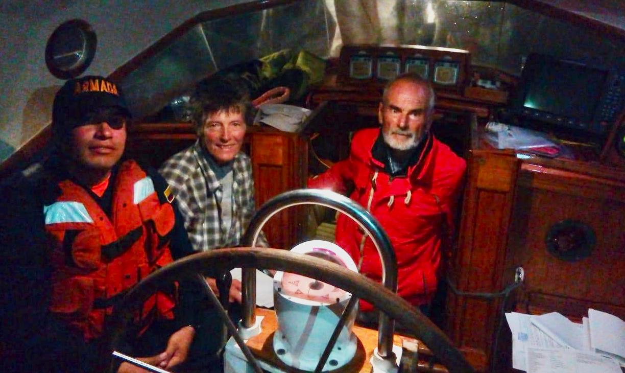 Dimar y Guardacostas rescatan Velero de bandera suiza a la deriva Dimar y Guardacostas rescatan Velero de bandera suiza a la deriva