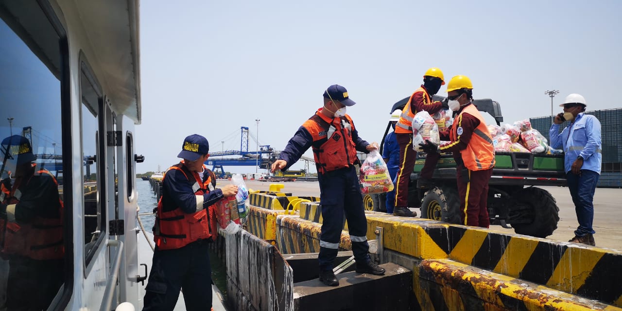 Dimar y gremio portuario llevan ayudas a comunidades insulares de Cartagena Dimar y gremio portuario llevan ayudas a comunidades insulares de Cartagena