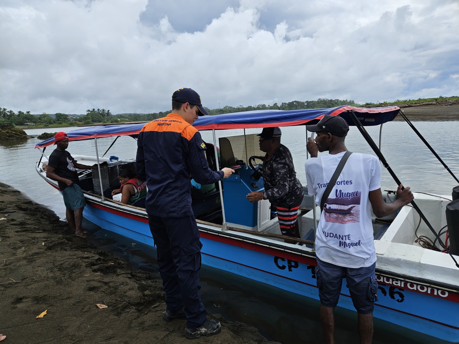 Dispositivo de DIMAR refuerza la seguridad marítima en el Pacífico durante Semana Santa