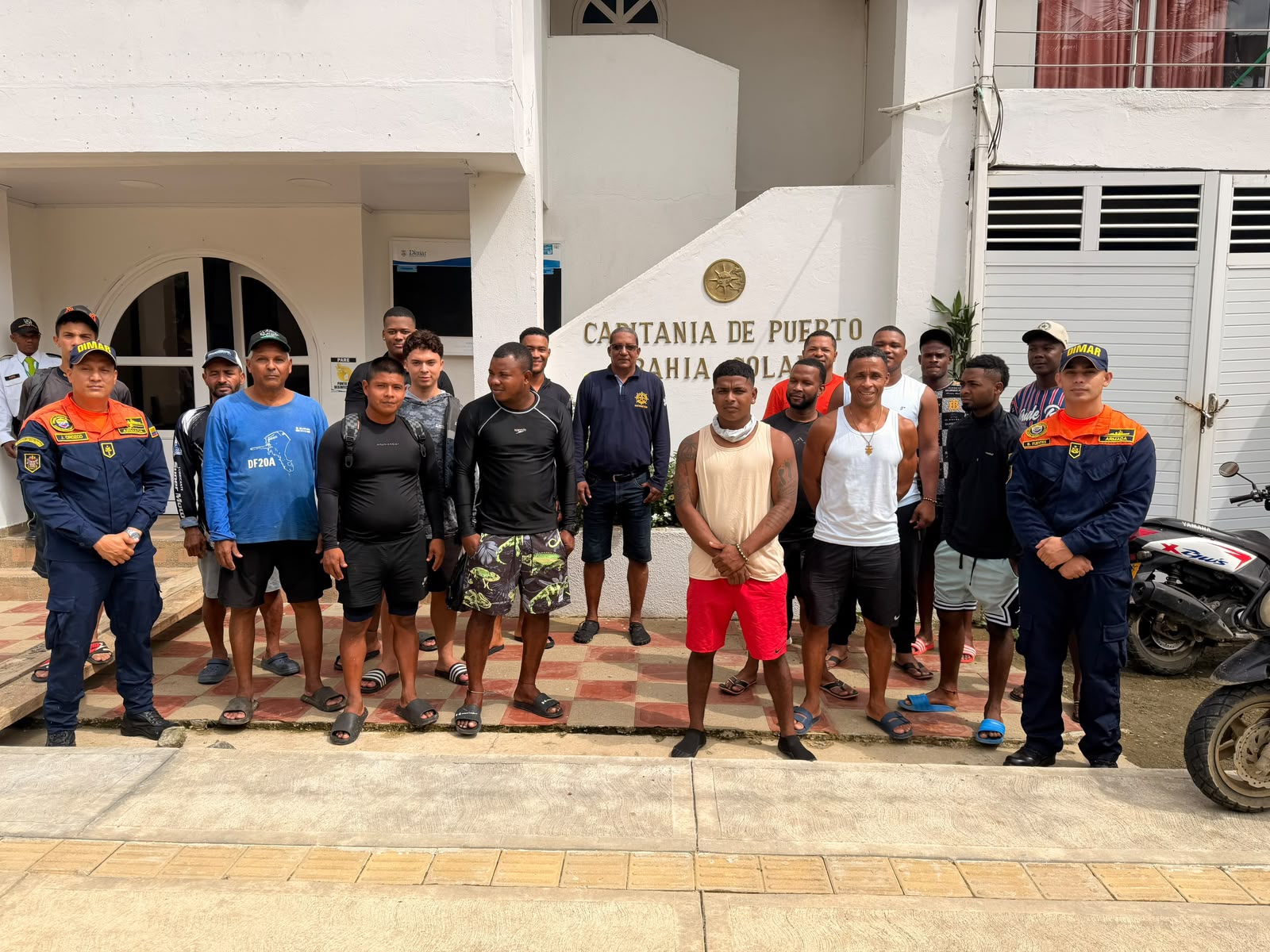 En Bahía Solano y Nuquí, se fortalece la seguridad en la navegación con la certificación de nuevos motoristas costaneros