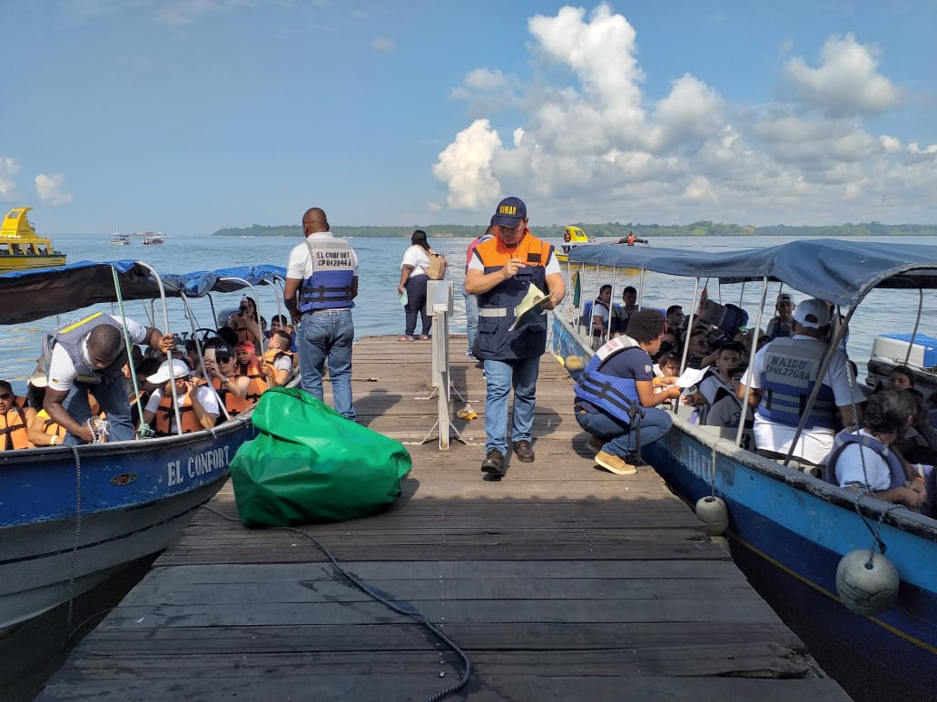 Más de 10.000 personas se transportaron por vía marítima en el Puente Festivo de Temporada de Avistamiento de Ballenas Más de 10.000 personas se transportaron por vía marítima en el Puente Festivo de Temporada de Avistamiento de Ballenas