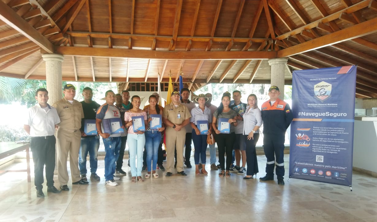 Por primera vez cuatro mujeres se certifican como motorista costanero en Coveñas Por primera vez cuatro mujeres se certifican como motorista costanero en Coveñas