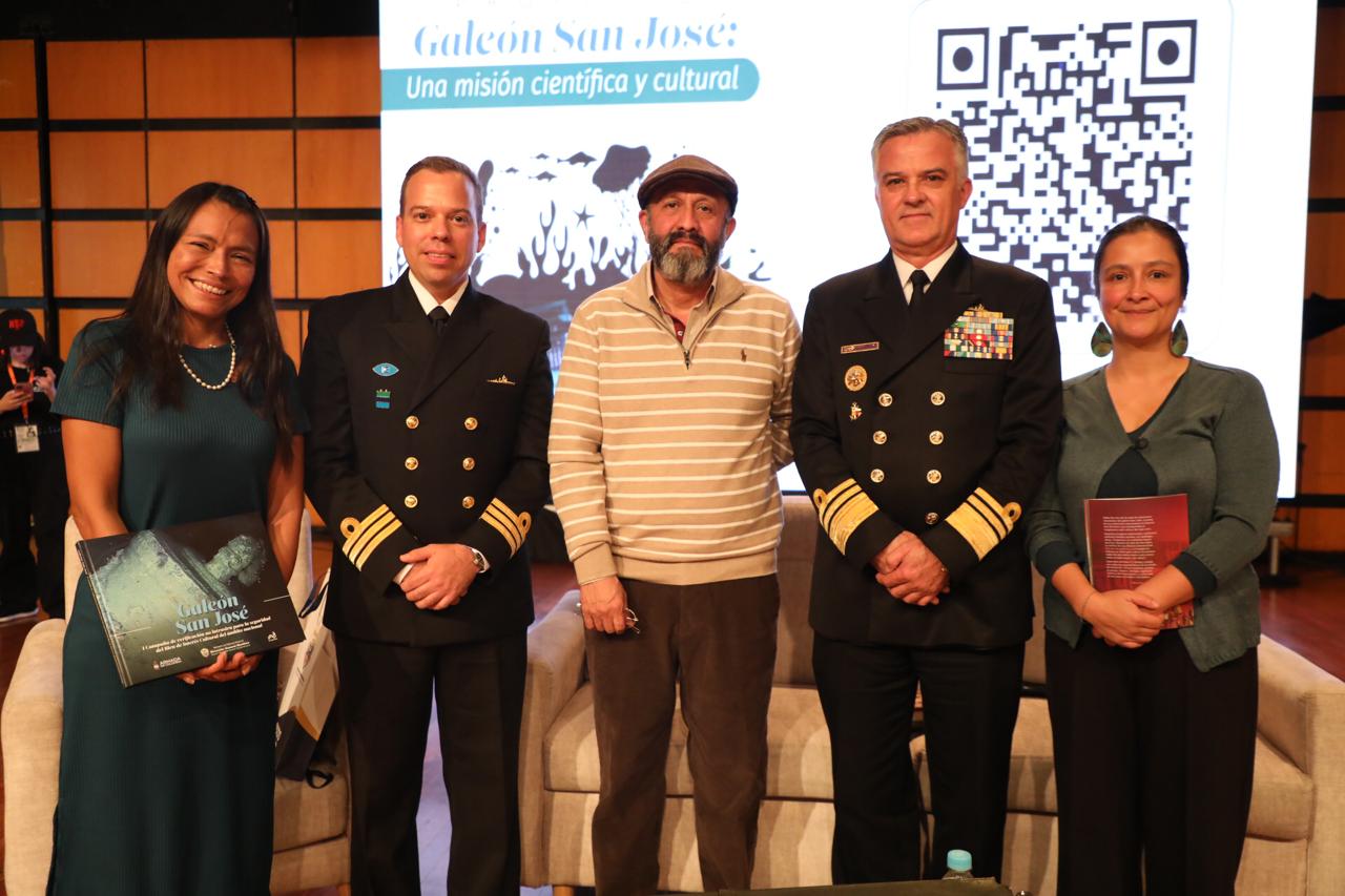 Más de 500 personas participaron en el conversatorio sobre el galeón San José en la Feria del Libro de Bogotá Más de 500 personas participaron en el conversatorio sobre el galeón San José en la Feria del Libro de Bogotá