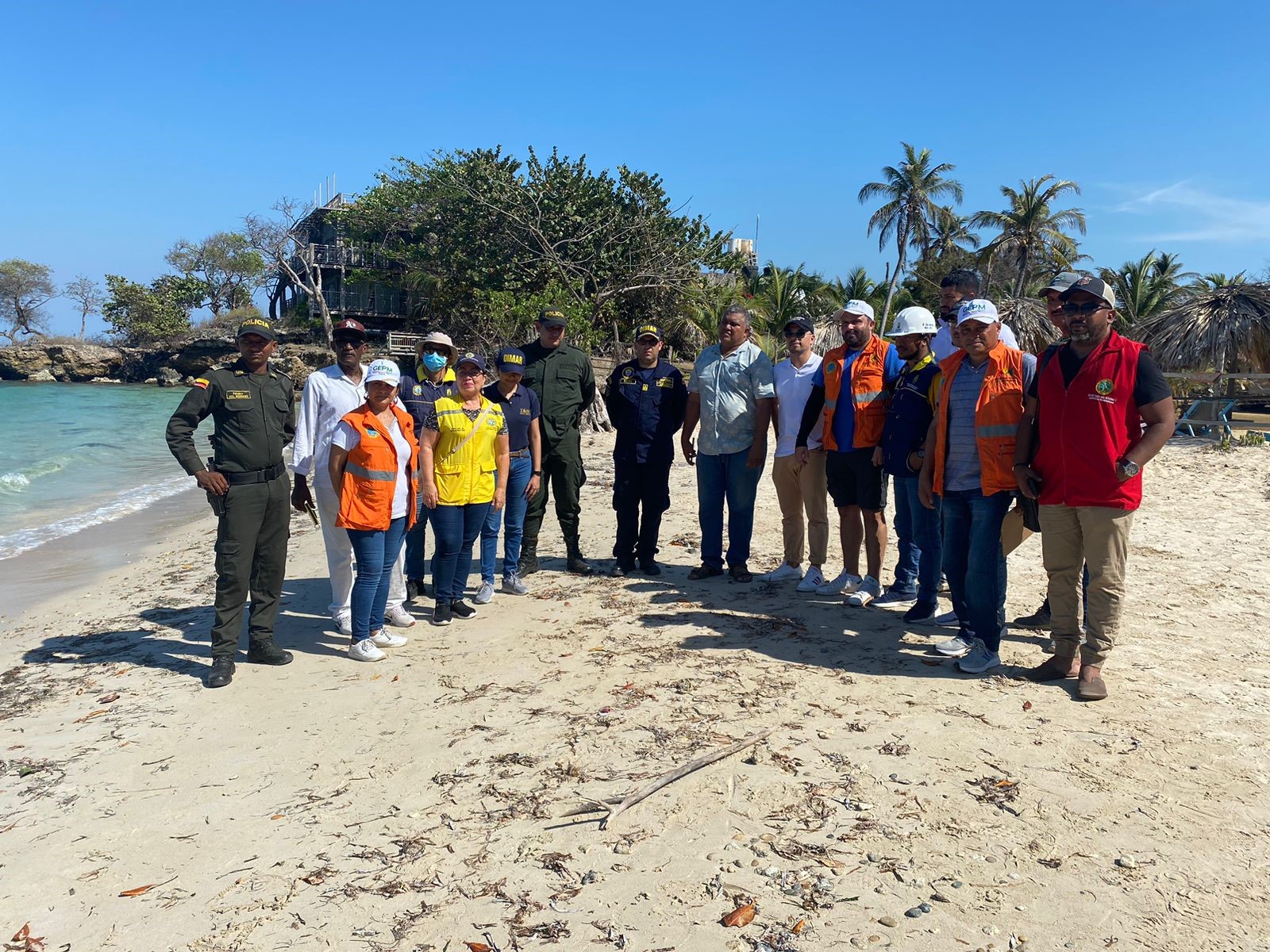 Mediante encuentros con la gente de mar, Dimar promueve la formalización de las actividades marítimas en Isla Fuerte Mediante encuentros con la gente de mar, Dimar promueve la formalización de las actividades marítimas en Isla Fuerte