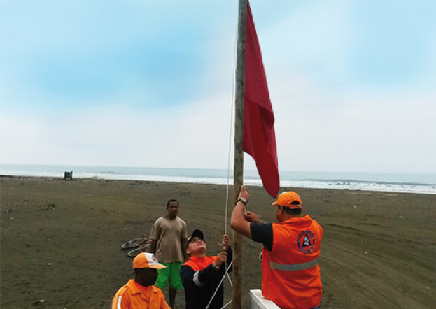 Banderines de colores que serán cambiados de acuerdo a las condiciones del mar. Banderines de colores que serán cambiados de acuerdo a las condiciones del mar.