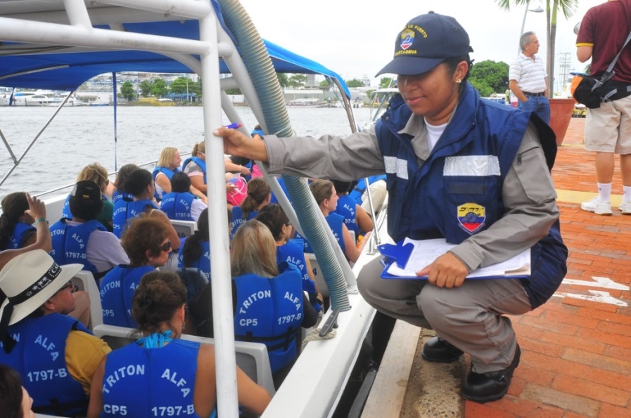 Personal especializado de Dimar en desarrollo de actividades de control en el muelle turístico de La Bodeguita en Cartagena. Personal especializado de Dimar en desarrollo de actividades de control en el muelle turístico de La Bodeguita en Cartagena.