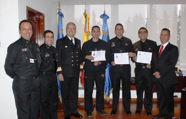 Director General Marítimo y Oficales de Infanteria de Marina graduados. Director General Marítimo y Oficales de Infanteria de Marina graduados.