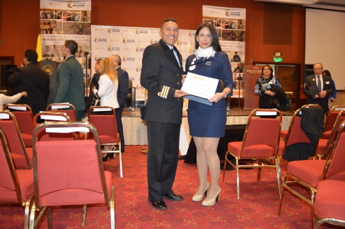 Reconocimiento a Mildred Pacheco, Orgánica de la Capitanía de Puerto de Barranquilla, por su trabajo eficiente como servidora pú Reconocimiento a Mildred Pacheco, Orgánica de la Capitanía de Puerto de Barranquilla, por su trabajo eficiente como servidora pú