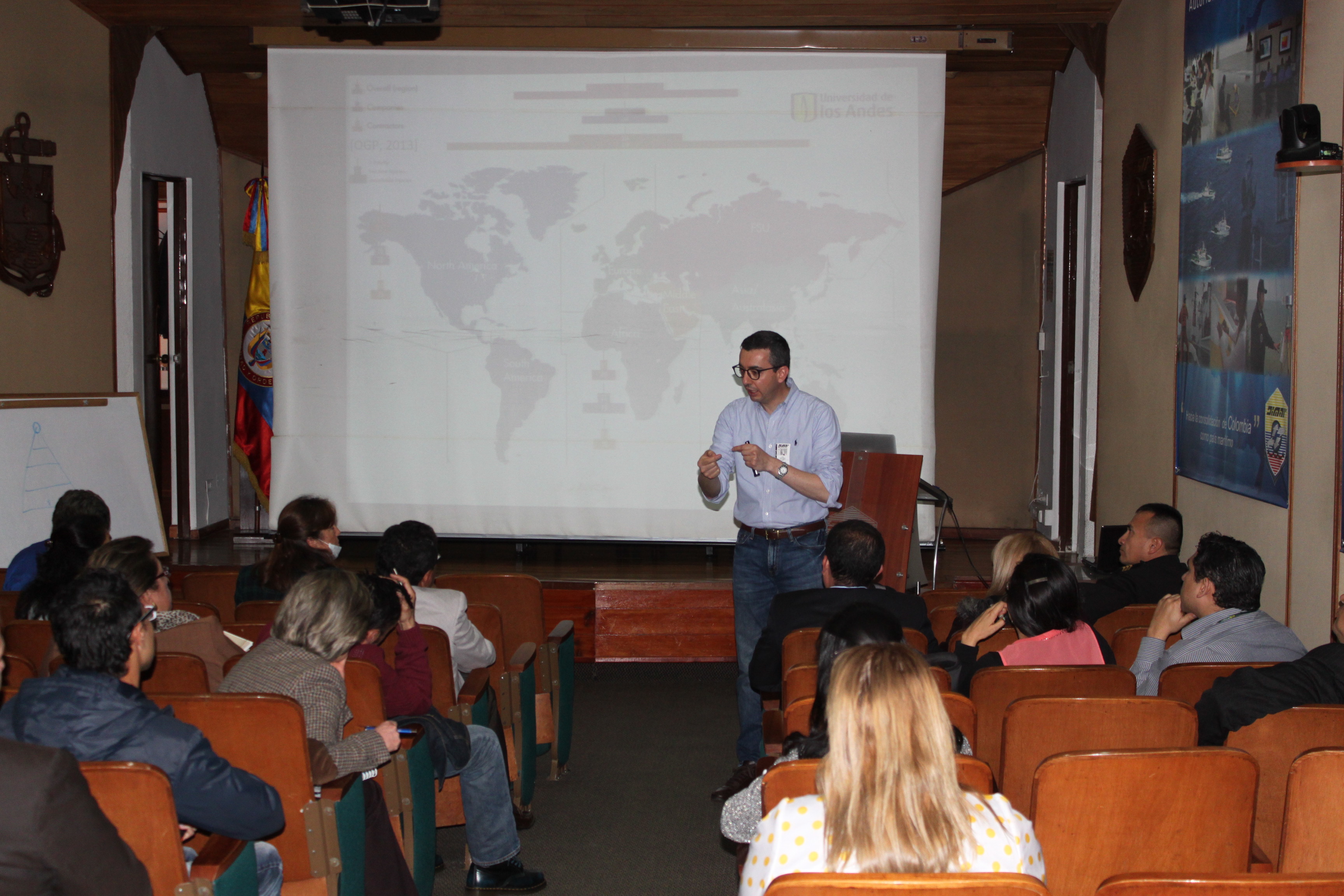 Conversatorio sobre los riesgos asociados a la exploración y producción de hidrocarburos. Conversatorio sobre los riesgos asociados a la exploración y producción de hidrocarburos.