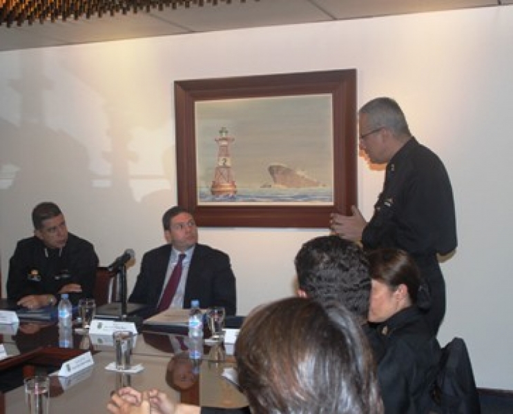 Ministro de Defensa en Dimar Ministro de Defensa en Dimar