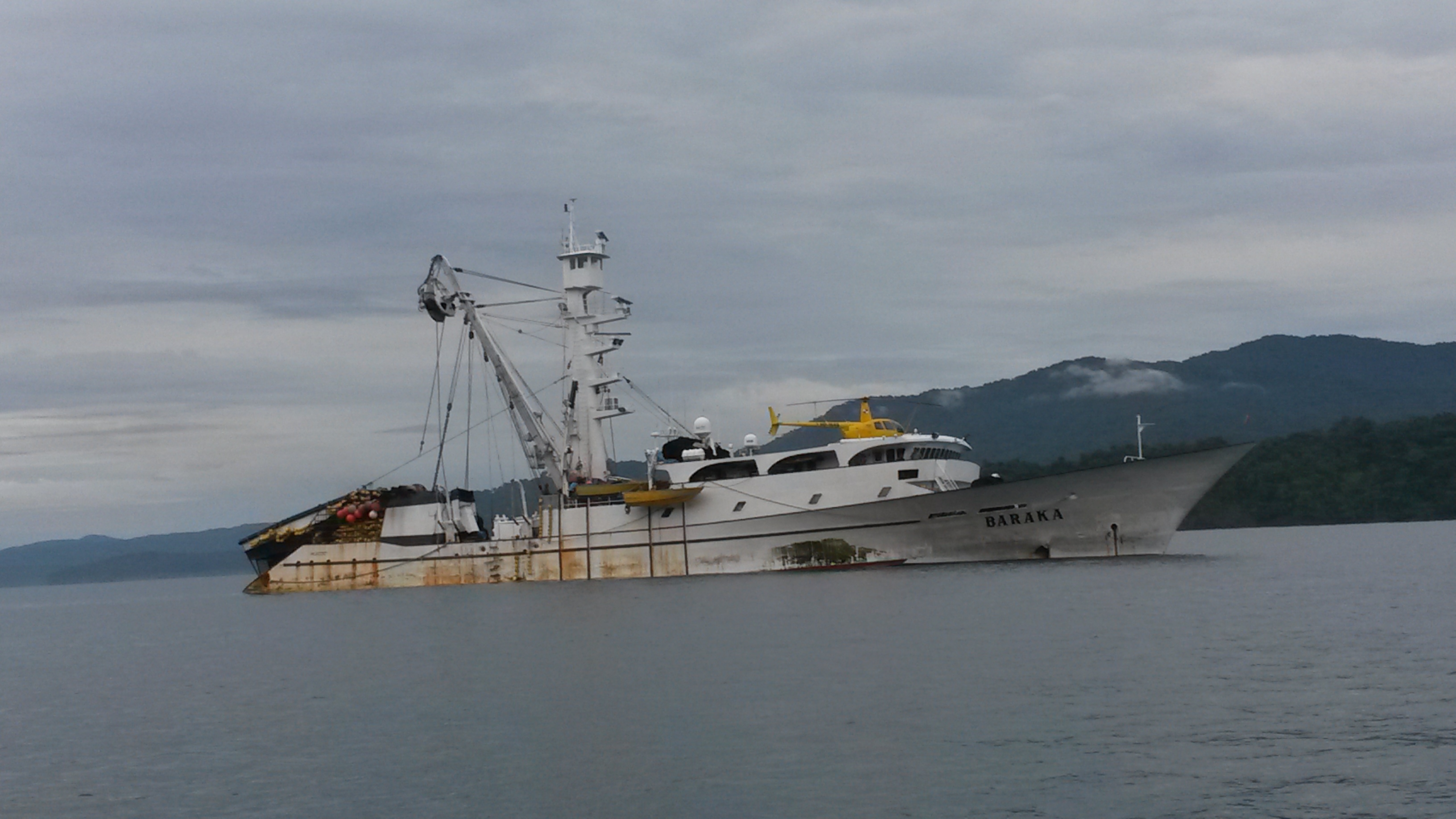 Bahía Solano recibe buque atunero internacional. Bahía Solano recibe buque atunero internacional.