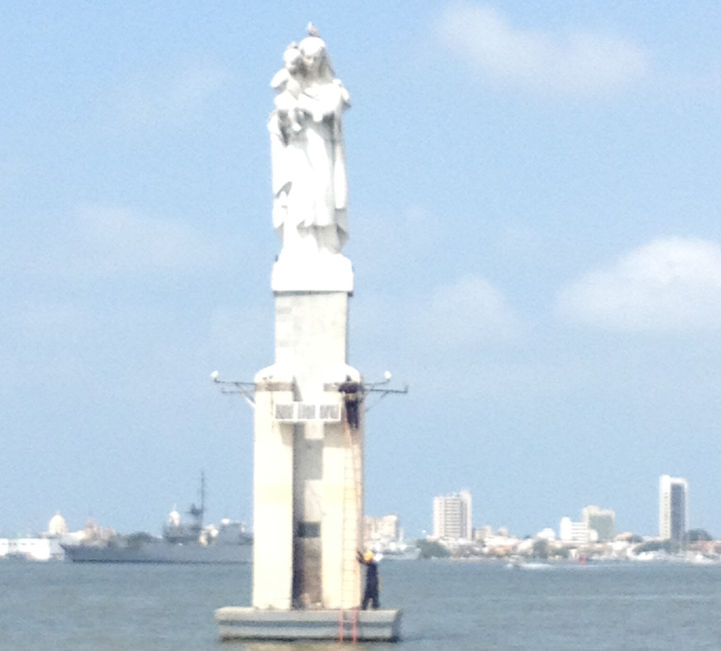 Virgen del Carmen ubicada en la Bahía de Cartagena Virgen del Carmen ubicada en la Bahía de Cartagena