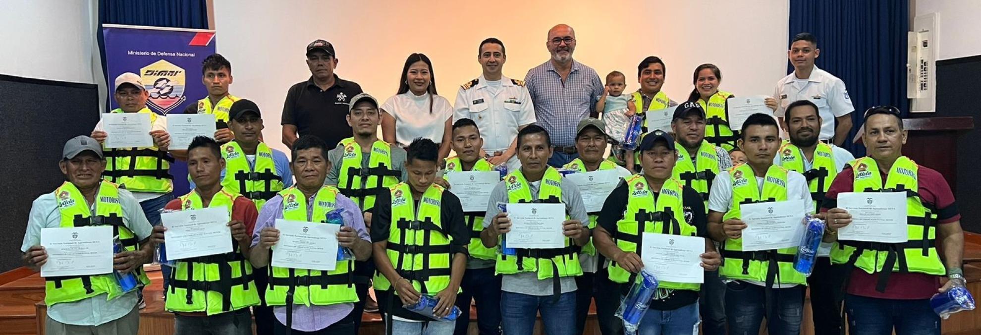 Dimar en Leticia capacitó a 28 alumnos en curso de motorista fluvial