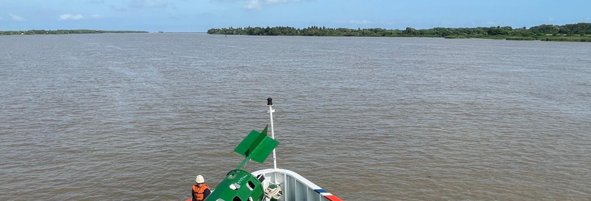 Dimar ejecuta plan de mantenimiento y mejoras a las ayudas de navegación en el canal de acceso a zona portuaria de Barranquilla