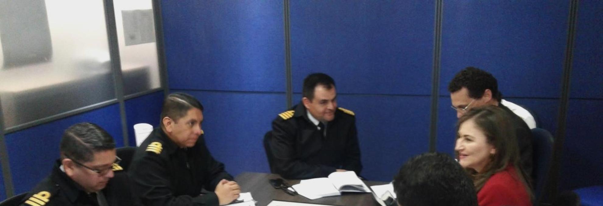 Curso 3.1 superficie oceanógrafo de la Escuela Naval “Almirante Padilla” en compañía de tripulantes ARC "Malpelo" y CIOH.