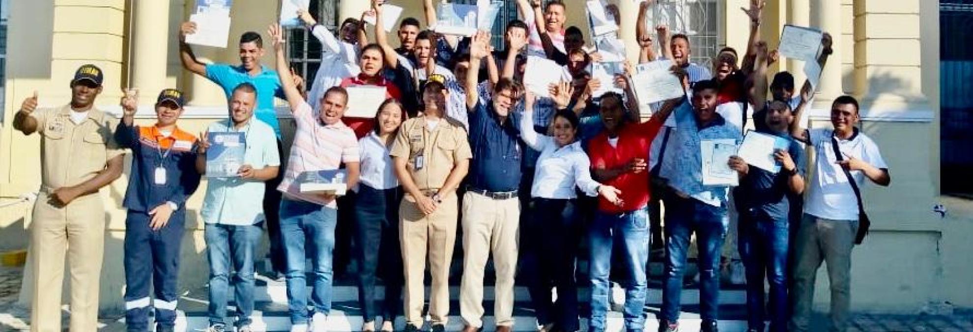 Dimar en Santa Marta hace entrega de diplomas a Motoristas Costaneros