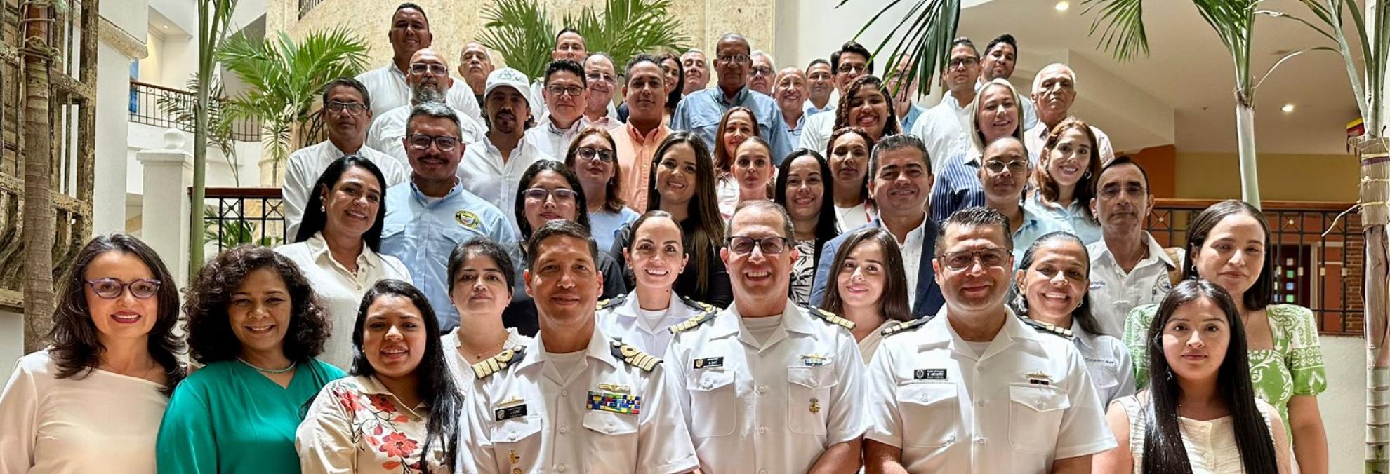 Colombia rinde homenaje a su gente de mar, fundamental para el comercio global más de 20 mil personas mantienen viva la conexión del país con el mundo Colombia rinde homenaje a su gente de mar, fundamental para el comercio global más de 20 mil personas mantienen viva la conexión del país con el mundo