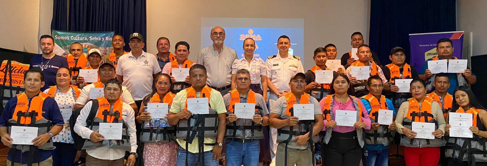 Nuevos Motoristas de Embarcación Fluvial Menor en Leticia: Dimar