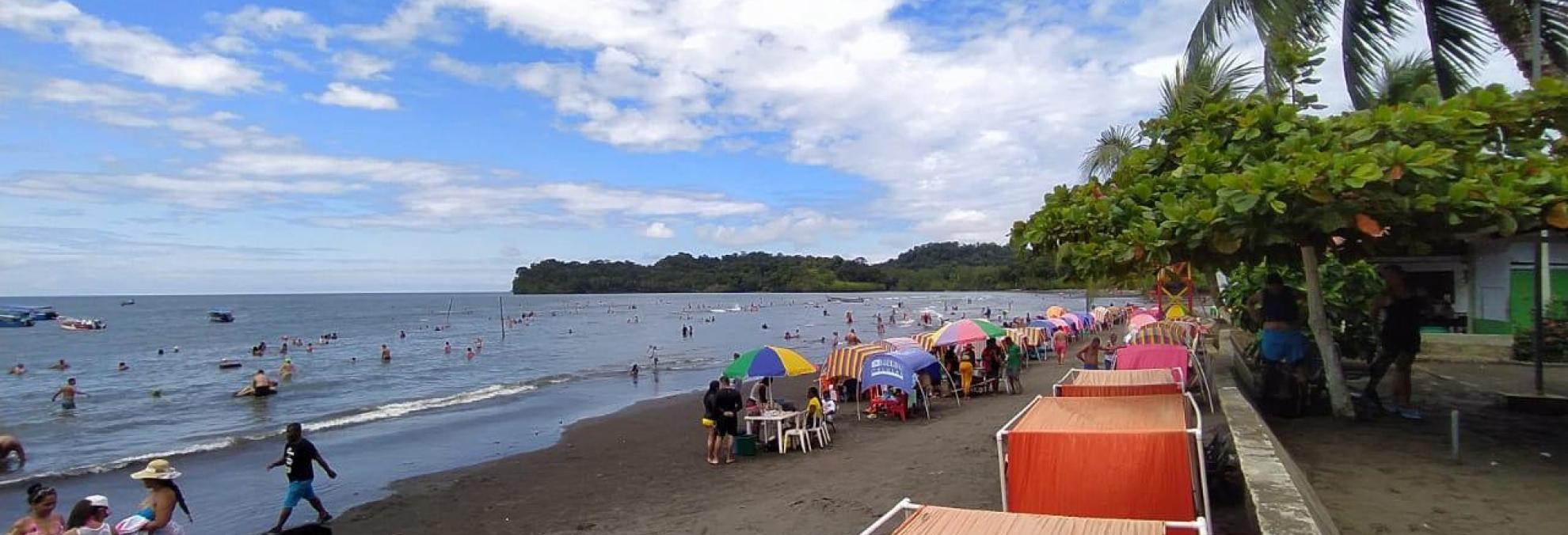 14.000 personas se han movilizado hacia las playas piloto de Buenaventura tras su reapertura
