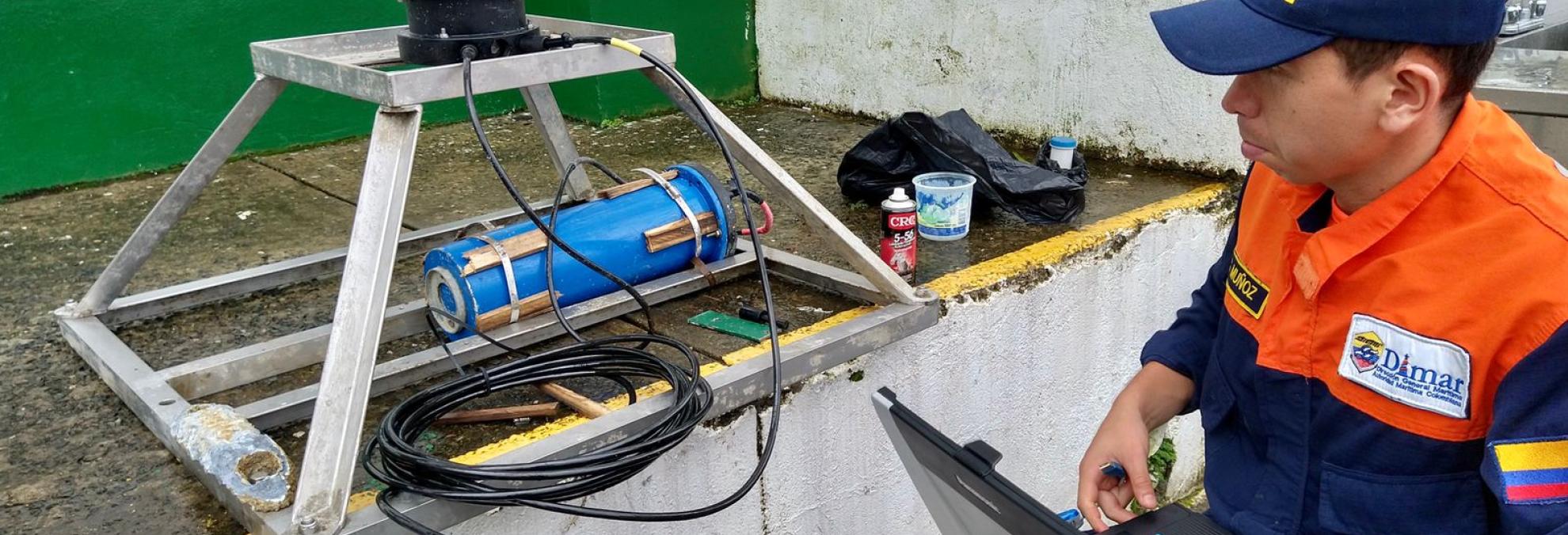 Dimar adelanta mantenimiento de equipo que mide la velocidad de corrientes marinas, en Buenaventura
