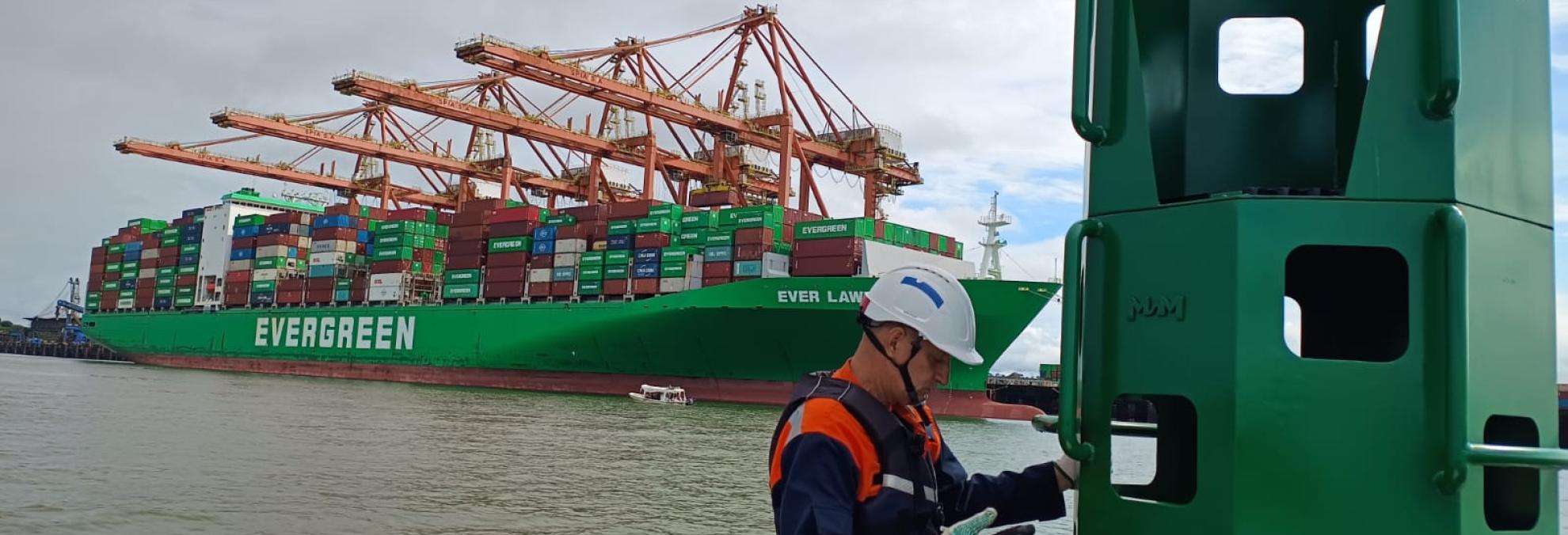 DIMAR inicia mantenimiento de 146 ayudas a la navegación en el Pacífico colombiano