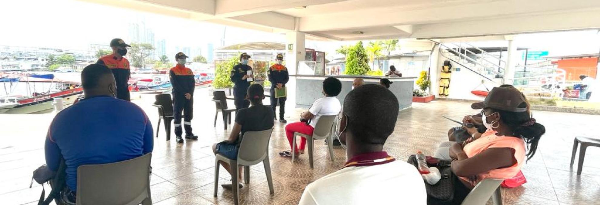 Dirección General Marítima entrega matriculas de embarcaciones a pobladores de la zona insular de Cartagena