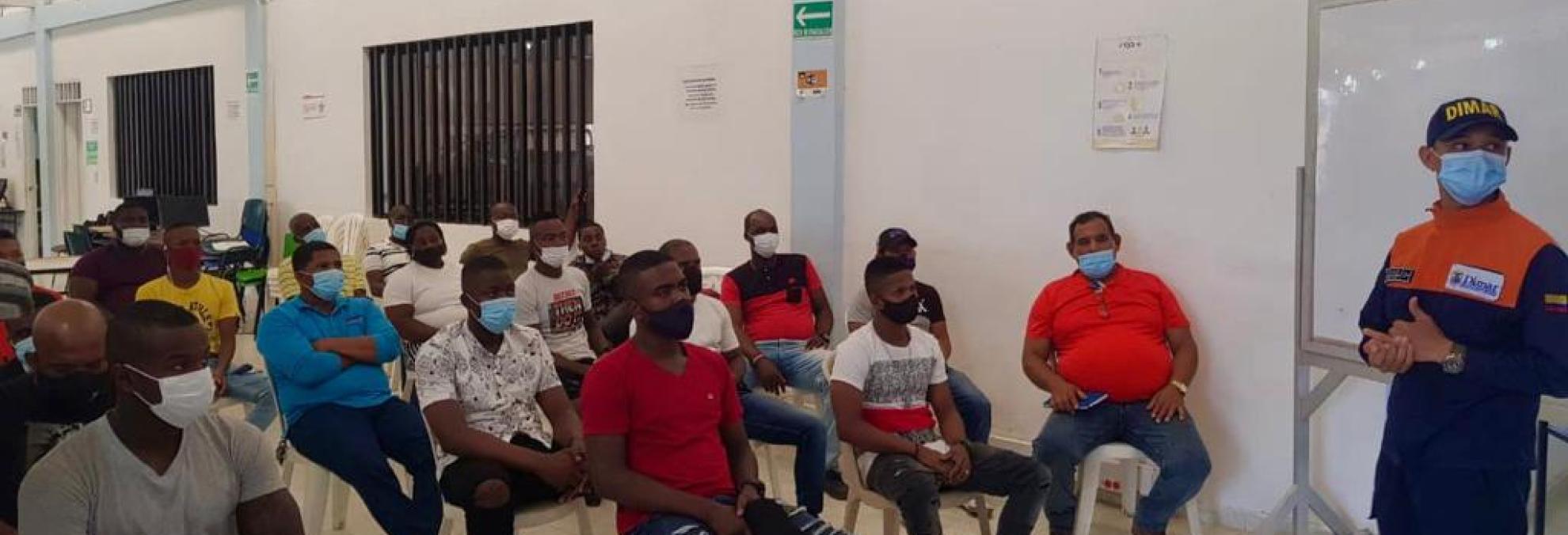 Tres mujeres se certifican como motorista costanero en Guapi, Cauca