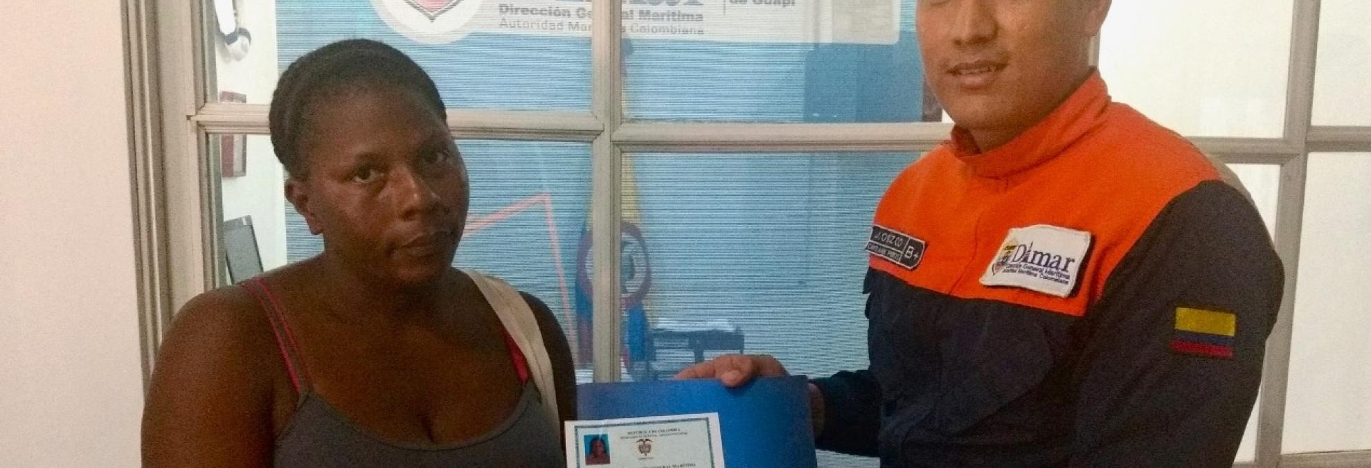 Dimar entrega licencia de navegación por primera vez a una guapireña
