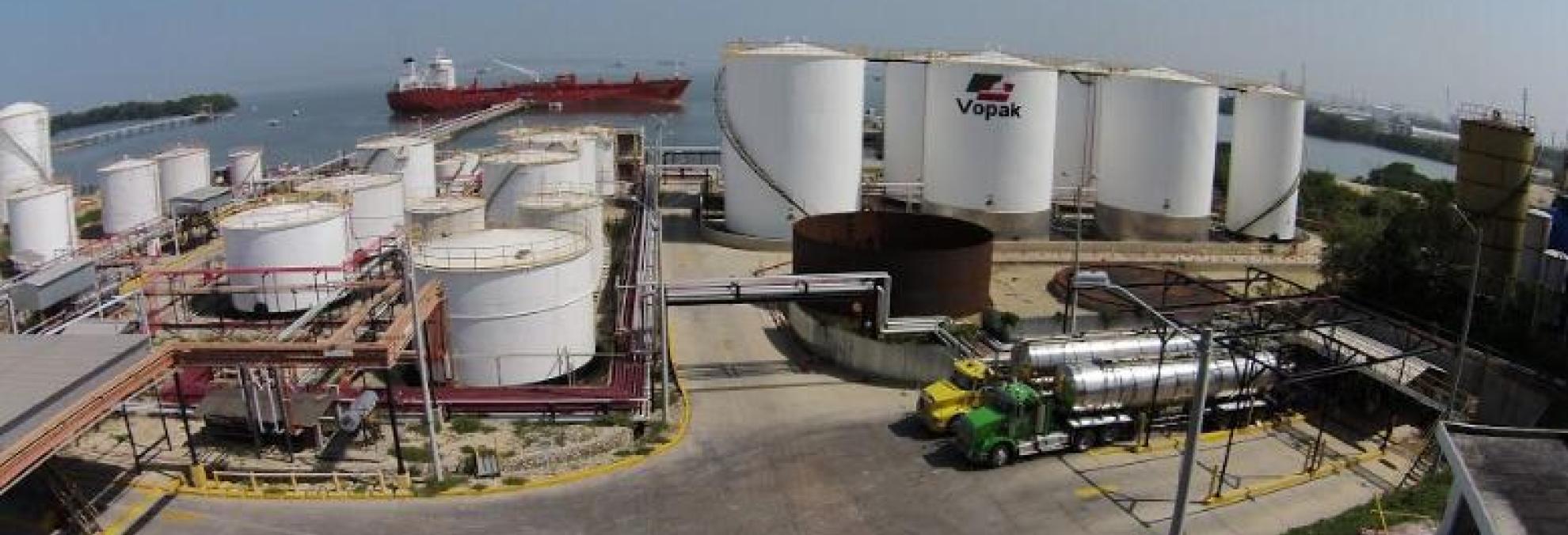 Dimar inspecciona almacenamiento de mercancías peligrosas en las instalaciones portuarias de Cartagena