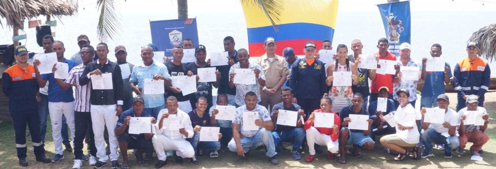 Dimar realiza jornada de atención a usuarios en Isla Fuerte